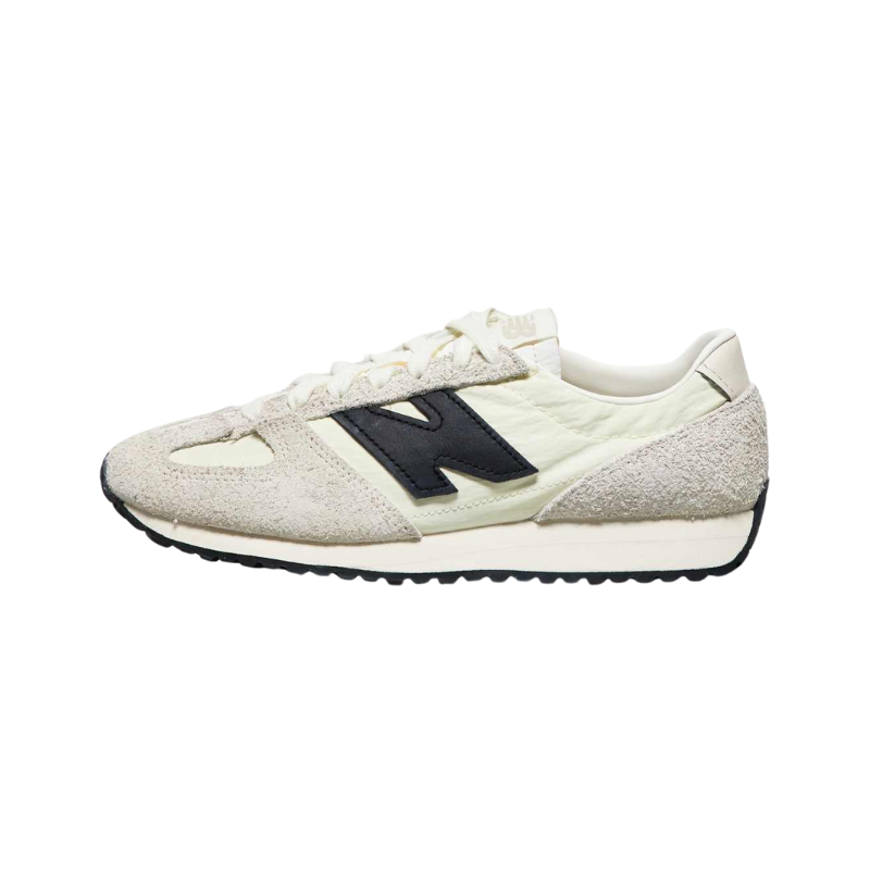 New Balance 471 unisex trainers in white and navy